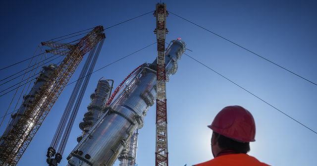 Middle East Crisis Forces China to Delay Major Refinery Proj