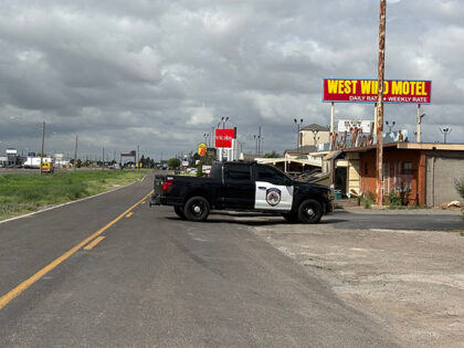 Police Standoff in Texas After Gunman Kills at Least One, Others Injured