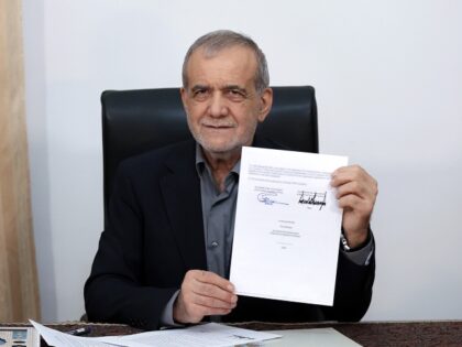 (----EDITORIAL USE ONLY â" MANDATORY CREDIT - 'IRANIAN PRESIDENCY / HANDOUT