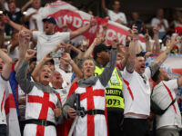 Brits Visiting U.S. for First Time for World Cup Apologize to Americans: ‘We Owe America a Hu