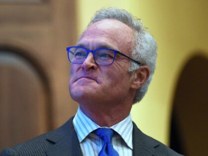 WINTER PARK, UNITED STATES - 2019/10/29: CBS News journalist and author Scott Pelley speak