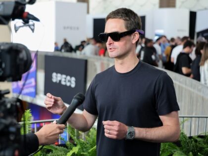 Snap boss Evan Spiegel debuts his AR glasses