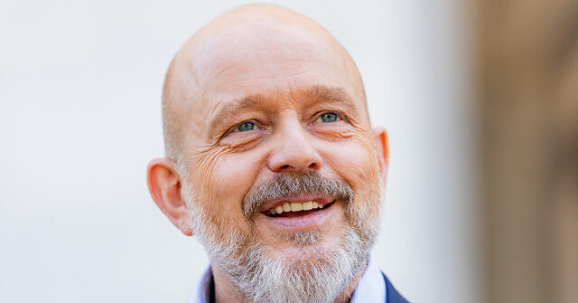 Republican Steve Hilton Advances in California Gubernatorial
