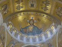 More Than a Million People Visit Serbian Church to Witness Holy Relic of Virgin Mary