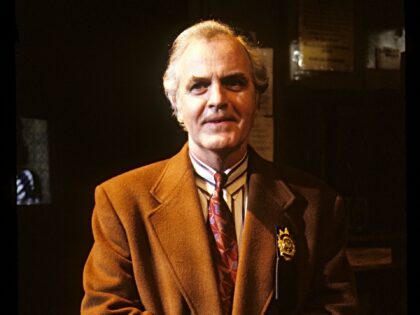 NYPD BLUE - "Vishy-Vashy-Vinnie" - Airdate: January 17, 1995. (Photo by ABC Photo Archives