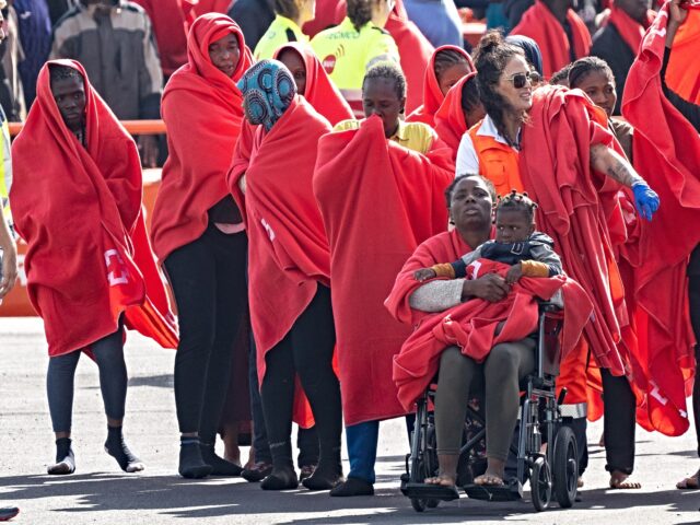 migrants arrive in italy RRECIFE, LANZAROTE CANARY ISLA, SPAIN - DECEMBER 28: Health services attend to migrants ar