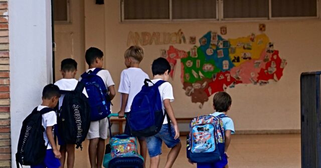 Report: Nearly 20% of School Students in Spain Are Migrants