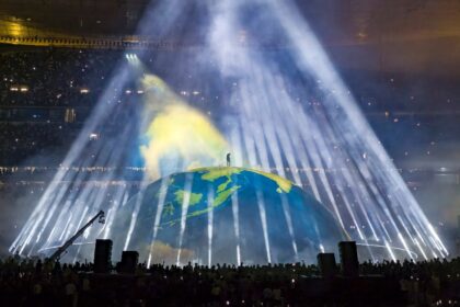 Nearly 120,000 fans attended US rapper Kanye West's show in Istanbul