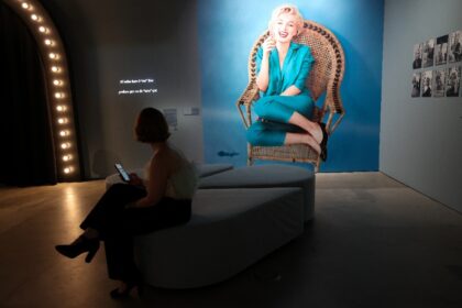Marilyn Monroe began her showbiz career after leaving a factory job and dying her hair the