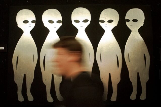 New UFO files describe spinning discs, glowing orbs and one object ...