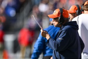 Denver Broncos sign coach Sean Payton to five-year contract