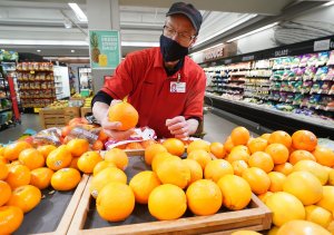U.S. added 172,000 nonfarm jobs in May, outpacing forecasts