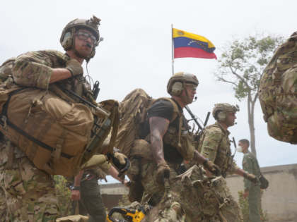 U.S. troops arrive to assist with earthquake relief efforts in La Guaira, Venezuela, Sunda