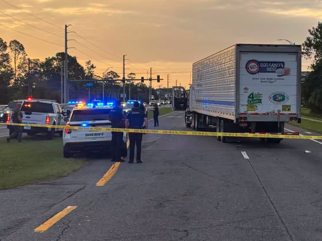Mexican National Fleeing ICE Agents Dies in Florida After Running into Oncoming Traffic