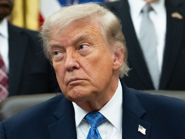 Spanish Goalkeeper Concerned He May Go to Prison for Refusing to Shake Trump’s Hand