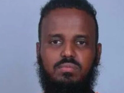 Man Convicted in Feeding Our Future Scheme Sentenced for Trying to Bribe Juror with $120K