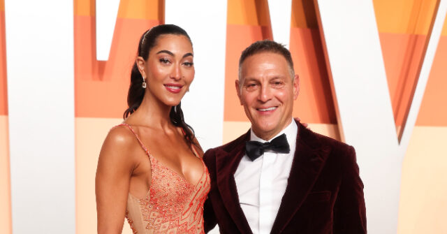 breitbart.com - Paul Bois - Hollywood Mogul Ari Emanuel Backs Paramount-Warner Bros. Merger