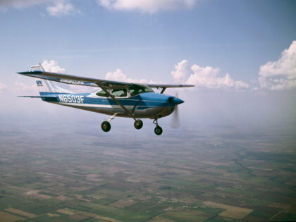 Cessna 182 Flying