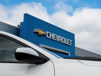 Automotive Industry Faces Price Increases as AI-Driven Memory Chip Shortage Impacts Vehicle Costs