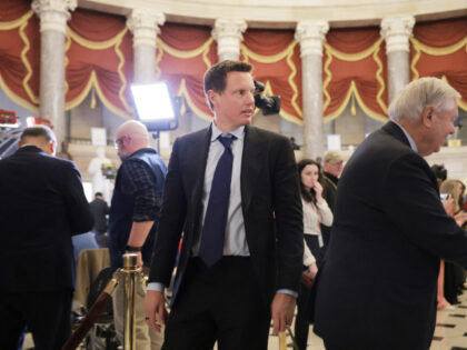 Paramount CEO David Ellison Backing Bill for Federal Film Tax Incentive