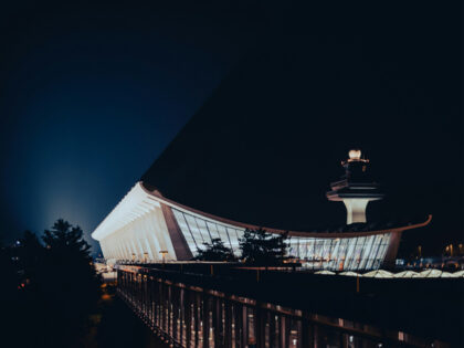 Dulles International Airport (IAD), Saarinen Circle, Dulles, VA, USA