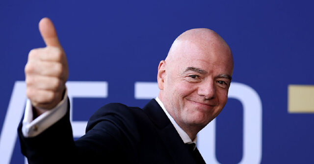 Η αγωγή ισχυρίζεται ότι η FIFA έδωσε κορυφαίες θέσεις στο Παγκόσμιο Κύπελλο σε πλούσιες χοντρές γάτες