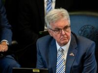 Dan Patrick: Roberts, Barrett Shouldn’t Have Joined Dems on Birthright Citizenship ‘Bec