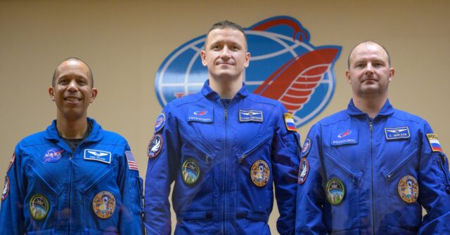 US-Russian Space Crew Land Safely After 8-Month ISS Stint