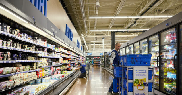 Walmart Cuts Prices on Thousands of Summer Items, Drawing Trump's Praise