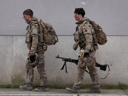 Soldiers from the 1st Battalion, the Duke of Lancaster's Regiment (1 LANCS) during Ex