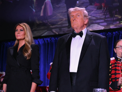 (L/R) US First Lady Melania Trump, US President Donald Trump and CBS News senior White Hou