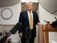 Trump: gli Stati Uniti stanno distruggendo i giacimenti minerari iraniani con la stessa arma usata contro le navi narcotrafficanti dei Caraibi