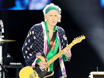 RIDGEDALE, MISSOURI - JULY 21: Keith Richards of The Rolling Stones performs during the fi