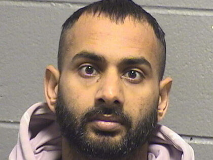 Report: Migrant Truck Driver Looking at Phone Runs Chicago Man Down, Does Not Stop After K