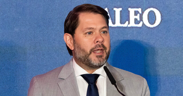 Έκθεση: Ο γερουσιαστής Ruben Gallego είχε σεξουαλικές σχέσεις με δύο υπαλλήλους του Κογκρέσου