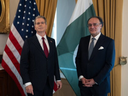 Report: Pakistan Asks U.S. for $10 Billion ‘Stabilization Fund’