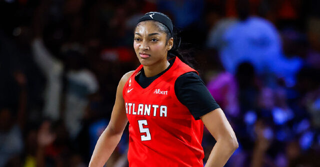 Απολύθηκε ο προπονητής του WNBA επειδή αποκάλεσε τον Άντζελ Ρις «προστατευμένο είδος»