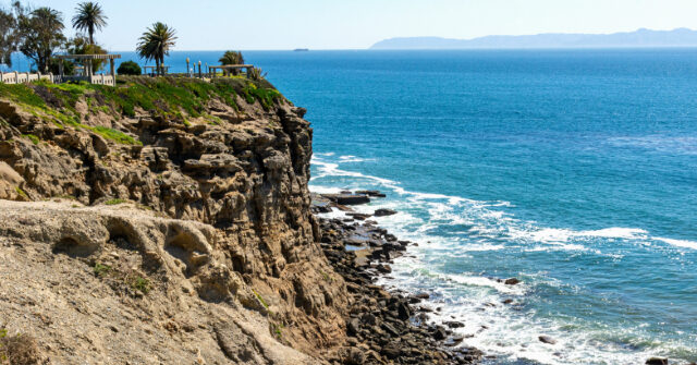 Mournful Coach Delivers Powerful Message After High School Football Star Jumps to His Death from a California Cliff