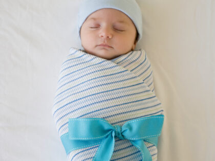 PHOTO: Texas Couple Who Adopted Two Brothers Surprised with ‘Miracle’ Baby Days Later: