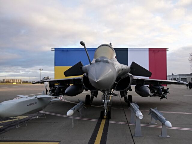 This photograph shows a Rafale jet fighter and a Storm Shadow (Scalp) missile with Ukraine