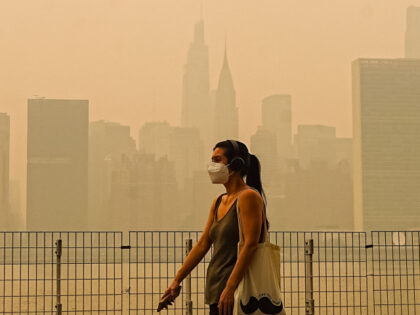 smoke in U.S. from Canadian wildfires Smoke from massive wildfires in Canada engulfed the New York City skyline, reducing visibi