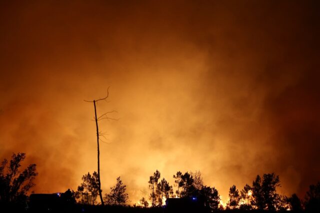 A fast-moving fire displaced thousands near Bordeaux