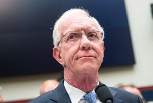 'Miracle on the Hudson' pilot Sullenberger reveals Alzheimer's diagnosis