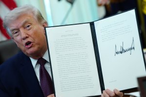 U.S. Postal Service can't follow Trump ballot order, judge rules