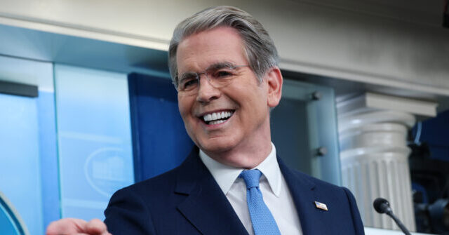 Bessent Mocks Robert Reich, Saying the Diminutive Former Labor Secretary Has ‘Come Up Short’
