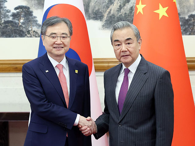 Chinese Foreign Minister Heads to South Korea After Trump Scales Back Military Exercise