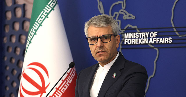 Iran Says Talks with Oman Progressing, Meetings with Pakistan Ongoing
