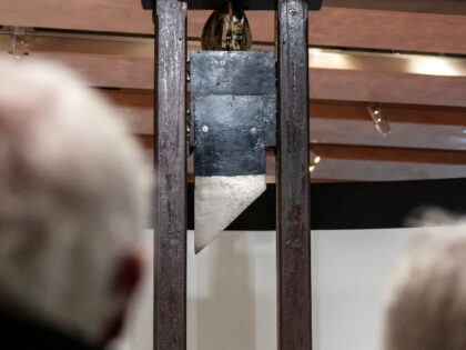 This photograph show the guillotine "Alphonse-Léon Berger" on display at the Mu