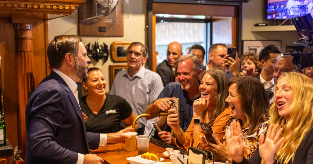 JD Vance Serves Customers Beers, Chili Dogs During Visit to Ohio