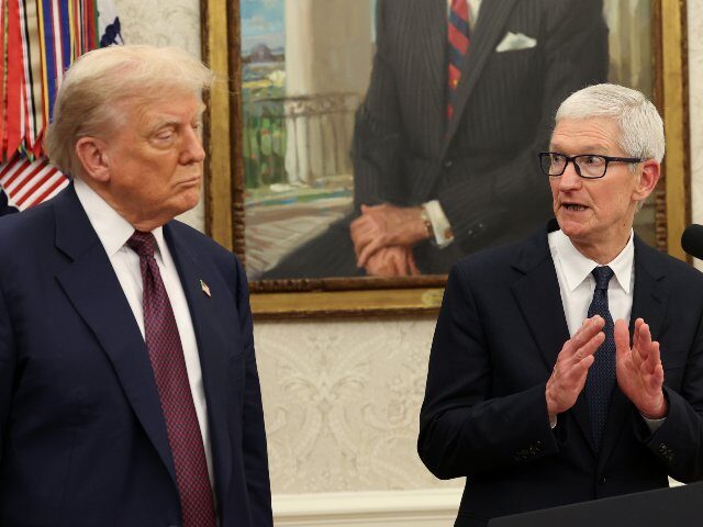 Tim Apple speaks to President Donald Trump